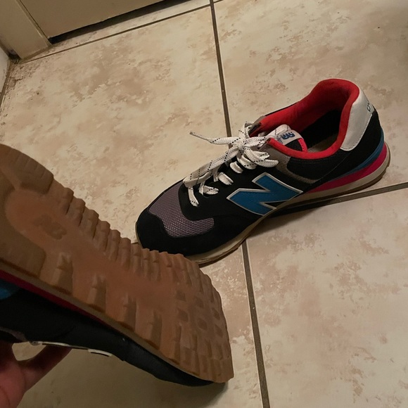 Basketball shoe - Picture 3 of 3